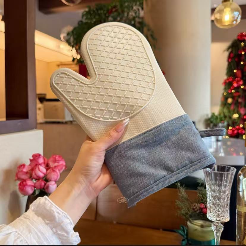 Silicone gloves thickened cotton double-layer heat insulation gloves microwave oven baking floral cloth two-finger gloves