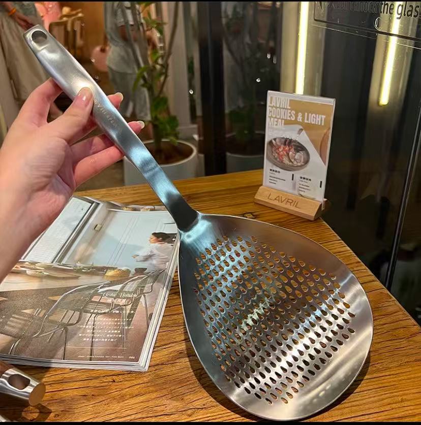 Short stainless steel colander