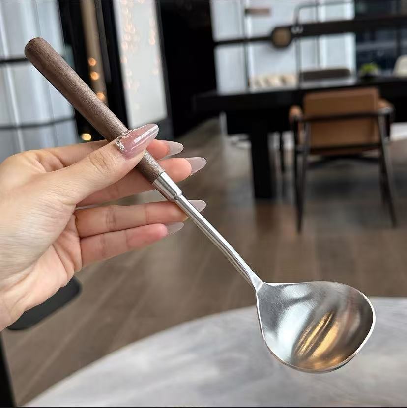 316L Stainless Steel Kitchen Ladle - Large Soup and Porridge Serving Spoon for Stir-Frying