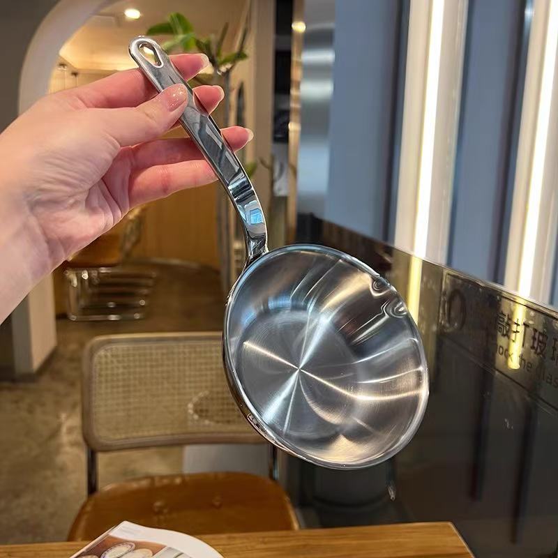 Great quality! Exported to Germany! Integrated 18/10 stainless steel small frying pan 12cm hot oil pan pouring oil pan