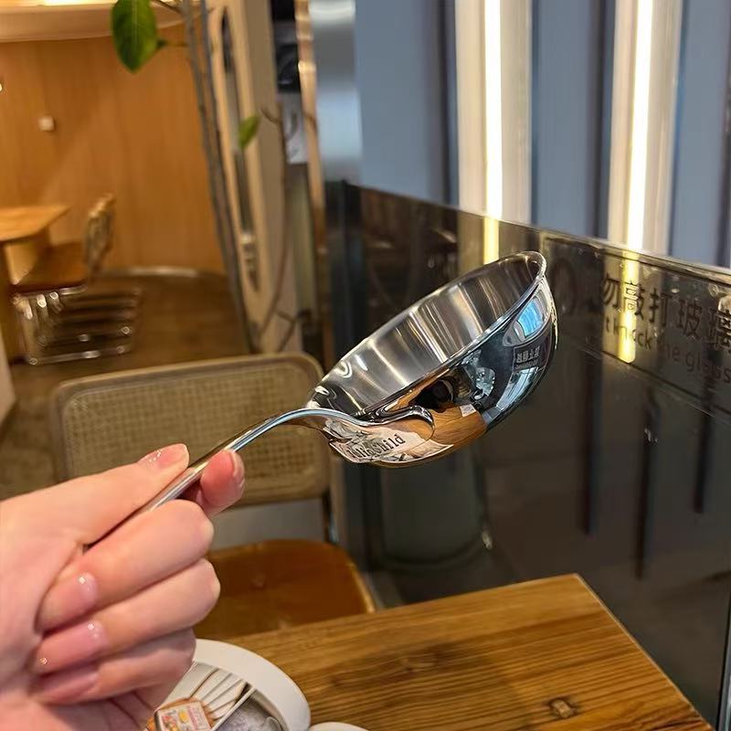 Great quality! Exported to Germany! Integrated 18/10 stainless steel small frying pan 12cm hot oil pan pouring oil pan