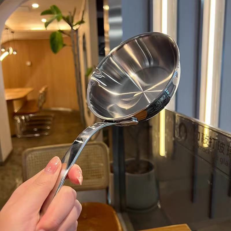 Great quality! Exported to Germany! Integrated 18/10 stainless steel small frying pan 12cm hot oil pan pouring oil pan