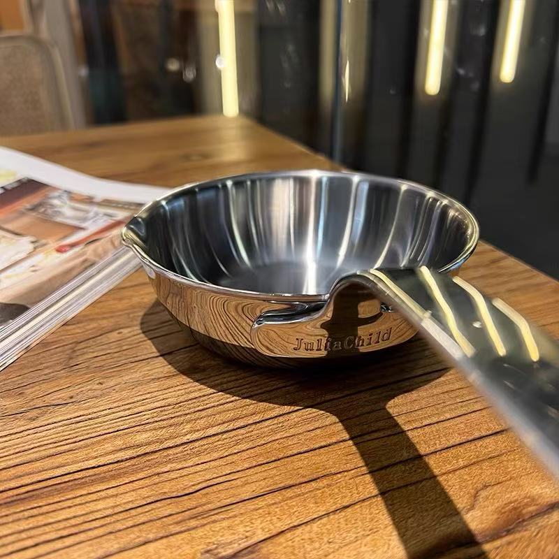Great quality! Exported to Germany! Integrated 18/10 stainless steel small frying pan 12cm hot oil pan pouring oil pan