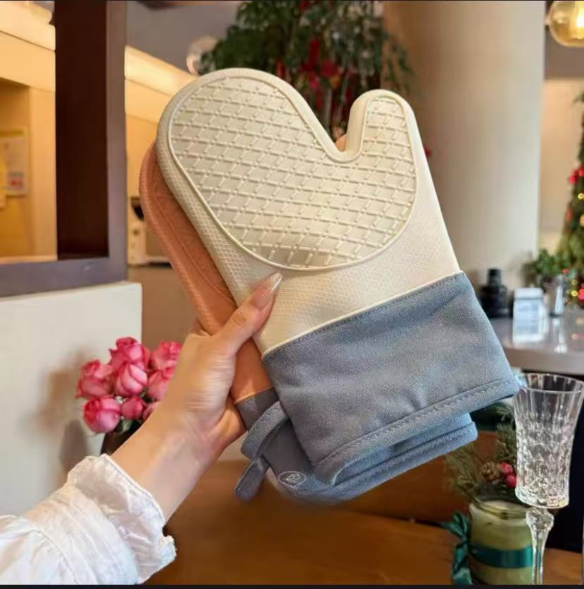 Silicone gloves thickened cotton double-layer heat insulation gloves microwave oven baking floral cloth two-finger gloves