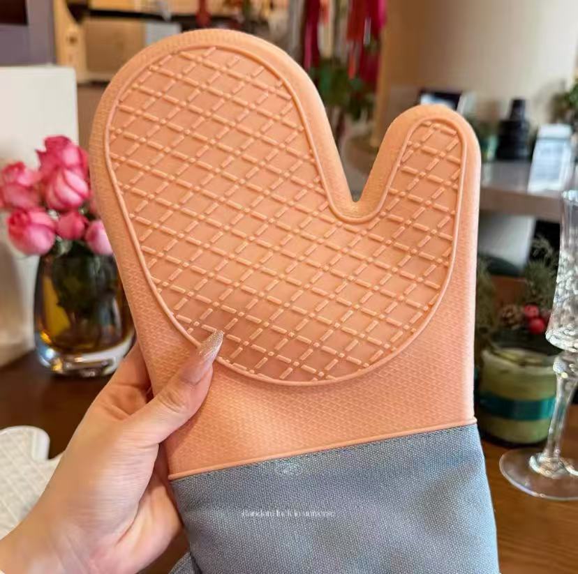 Silicone gloves thickened cotton double-layer heat insulation gloves microwave oven baking floral cloth two-finger gloves