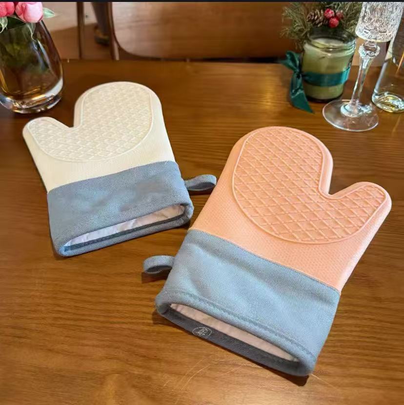 Silicone gloves thickened cotton double-layer heat insulation gloves microwave oven baking floral cloth two-finger gloves