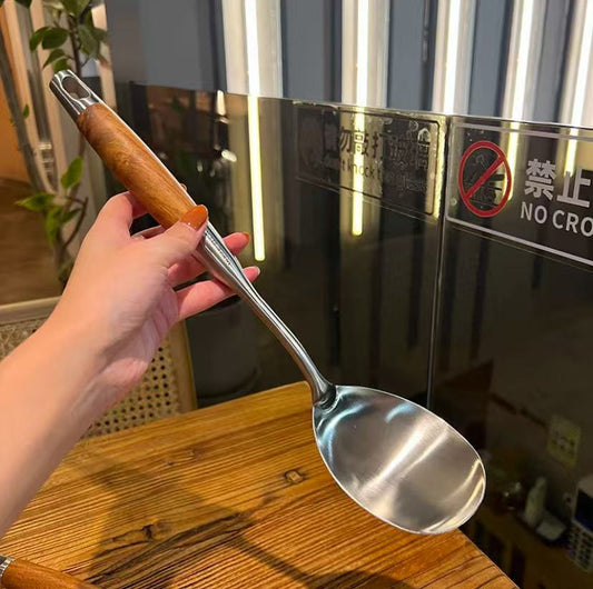 304Stainless steel frying pan with pearwood handle